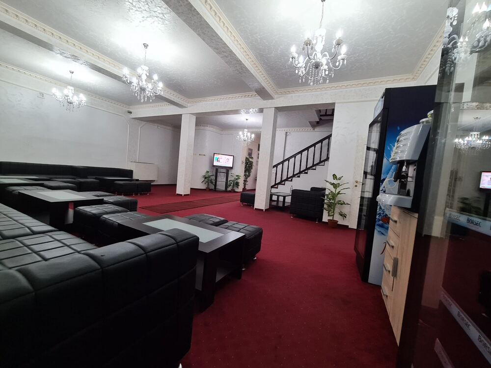 Casa Funerară Rostyl — spații interioare de reculegere