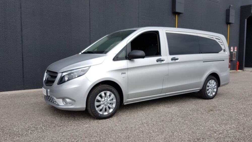 Transport funerar național și internațional Mercedes Vito