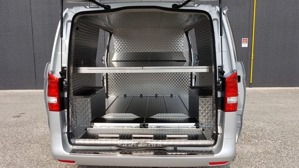 Mercedes Vito funerar, temperatură controlată